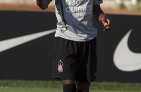 Edenilson durante o treino do Corinthians esta tarde no CT Joaquim Grava, no Parque Ecolgico do Tiete. O time se prepara para o jogo contra o Atltico-PR, domingo a tarde, dia 07/08, no estdio da Arena da Baixada, pela 15 rodada do Brasileiro 2011