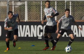 Ralf; Welder e Alex durante o treino do Corinthians esta tarde no CT Joaquim Grava, no Parque Ecolgico do Tiete. O time se prepara para o jogo contra o Atltico-PR, domingo a tarde, dia 07/08, no estdio da Arena da Baixada, pela 15 rodada do Brasileiro 2011