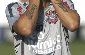 Emerson durante o treino do Corinthians esta tarde no CT Joaquim Grava, no Parque Ecolgico do Tiete. O time se prepara para o jogo contra o Cear, domingo a tarde, dia 14/08, no estdio do Pacaembu, pela 16 rodada do Brasileiro 2011