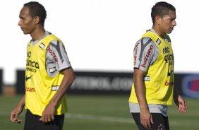 Liedson e Ralf, que volta ao time depois da Selecao Brasileira, durante o treino do Corinthians esta tarde no CT Joaquim Grava, no Parque Ecolgico do Tiete. O time se prepara para o jogo contra o Cear, domingo a tarde, dia 14/08, no estdio do Pacaembu, pela 16 rodada do Brasileiro 2011