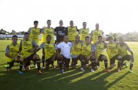 Time de coletes vencedor do racho durante o treino do Corinthians esta tarde no CT Joaquim Grava, no Parque Ecolgico do Tiete. O time se prepara para o jogo contra o Cear, domingo a tarde, dia 14/08, no estdio do Pacaembu, pela 16 rodada do Brasileiro 2011