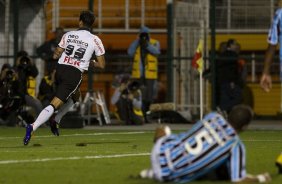 Ramon comemora seu gol durante a partida entre Corinthians x Grmio, realizada esta noite no estdio do Pacaembu, pela 20 rodada do Campeonato Brasileiro de 2011, primeira rodada do returno