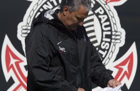 Tite durante o treino do Corinthians esta manh no CT Joaquim Grava, no Parque Ecolgico do Tiete. O time se prepara para o jogo contra o Coritiba, amanh, dia 04/09, domingo a tarde, no estdio Couto Pereira, vlida pela 21 rodada do Brasileiro 2011