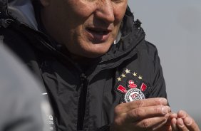 Tite durante o treino do Corinthians esta manh no CT Joaquim Grava, no Parque Ecolgico do Tiete. O time se prepara para o jogo contra o Coritiba, amanh, dia 04/09, domingo a tarde, no estdio Couto Pereira, vlida pela 21 rodada do Brasileiro 2011