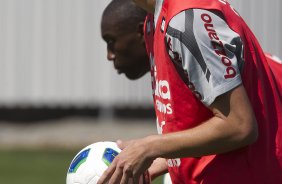 Alex durante o treino do Corinthians esta manh no CT Joaquim Grava, no Parque Ecolgico do Tiete. O time se prepara para o jogo contra o Flamengo, quinta-feira a noite, dia 08/09, no estdio do Pacaembu, vlida pela 22 rodada do Brasileiro 2011