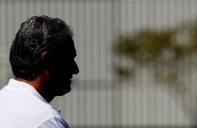 Tite durante o treino do Corinthians esta manhã no CT Joaquim Grava, no Parque Ecológico do Tiete. O time se prepara para o jogo contra o Flamengo, quinta-feira a noite, dia 08/09, no estádio do Pacaembu, válida pela 22ª rodada do Brasileirão 2011