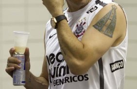 Chico nos vestirios antes da partida entre Fluminense x Corinthians, realizada esta tarde no estdio do Engenho, na cidade do Rio de Janeiro, pela 23 rodada do Campeonato Brasileiro de 2011