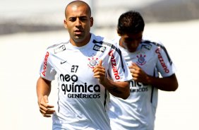 Emerson do Corinthians durante treino realizado no CT Joaquim Grava