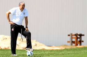 O tcnico Tite do Corinthians durante treino realizado no CT Joaquim Grava