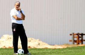 O tcnico Tite do Corinthians durante treino realizado no CT Joaquim Grava