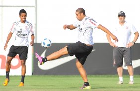 Adriano durante treino do Corinthians realizado no Centro de treinamento Joaquim Grava