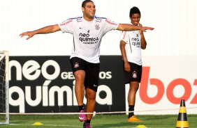 Adriano durante treino do Corinthians realizado no Centro de treinamento Joaquim Grava