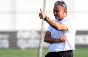 O técnico Tite durante treino do Corinthians realizado no Centro de treinamento Joaquim Grava