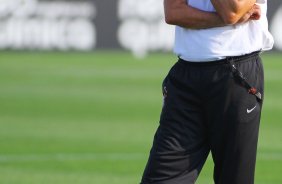 Tite durante treino do Corinthians realizado no Centro de treinamento Joaquim Grava