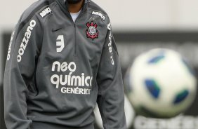 Adriano durante treino do Corinthians realizado no Centro de treinamento Joaquim Grava
