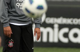 Adriano durante treino do Corinthians realizado no Centro de treinamento Joaquim Grava