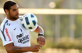 Adriano durante treino do Corinthians realizado no Centro de treinamento Joaquim Grava