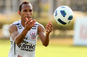 Liedson durante treino do Corinthians realizado no Centro de treinamento Joaquim Grava