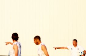 O tcnico Tite durante treino do Corinthians realizado no Centro de treinamento Joaquim Grava