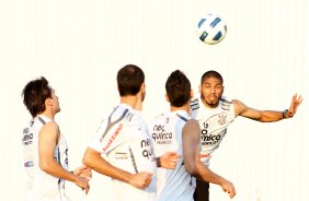 Wallace durante treino do Corinthians realizado no Centro de treinamento Joaquim Grava