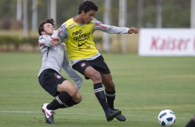 Giovani e Antnio durante o treino desta manh no CT Joaquim Grava, no Parque Ecolgico do Tiete, o prximo jogo ser contra o Atltico-GO, domingo, dia 09/10, no Pacaembu, vlida pela 28 rodada do Brasileiro 2011