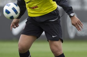 O atacante Adriano durante o treino desta manh no CT Joaquim Grava, no Parque Ecolgico do Tiete, o prximo jogo ser contra o Atltico-GO, domingo, dia 09/10, no Pacaembu, vlida pela 28 rodada do Brasileiro 2011