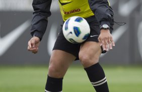O atacante Adriano durante o treino desta manh no CT Joaquim Grava, no Parque Ecolgico do Tiete, o prximo jogo ser contra o Atltico-GO, domingo, dia 09/10, no Pacaembu, vlida pela 28 rodada do Brasileiro 2011