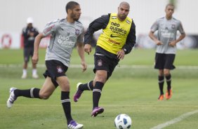 O atacante Adriano durante o treino desta manh no CT Joaquim Grava, no Parque Ecolgico do Tiete, o prximo jogo ser contra o Atltico-GO, domingo, dia 09/10, no Pacaembu, vlida pela 28 rodada do Brasileiro 2011