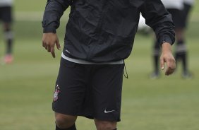 O atacante Adriano durante o treino desta manh no CT Joaquim Grava, no Parque Ecolgico do Tiete, o prximo jogo ser contra o Atltico-GO, domingo, dia 09/10, no Pacaembu, vlida pela 28 rodada do Brasileiro 2011