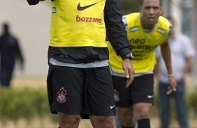 O atacante Adriano durante o treino desta manh no CT Joaquim Grava, no Parque Ecolgico do Tiete, o prximo jogo ser contra o Atltico-GO, domingo, dia 09/10, no Pacaembu, vlida pela 28 rodada do Brasileiro 2011