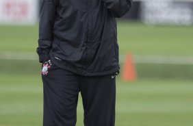 Tite durante o treino desta manh no CT Joaquim Grava, no Parque Ecolgico do Tiete, o prximo jogo ser contra o Atltico-GO, domingo, dia 09/10, no Pacaembu, vlida pela 28 rodada do Brasileiro 2011