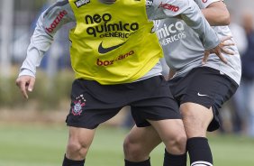 Wesley e Wallace durante o treino desta manh no CT Joaquim Grava, no Parque Ecolgico do Tiete, o prximo jogo ser contra o Atltico-GO, domingo, dia 09/10, no Pacaembu, vlida pela 28 rodada do Brasileiro 2011