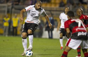 Adriano durante a partida entre Corinthians x Atlético-GO, realizada esta noite no estádio do Pacaembu, válida pela 28ª rodada do Campeonato Brasileiro de 2011