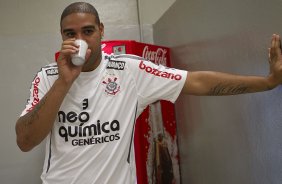 Adriano nos vestirios antes da partida entre Corinthians x Botafogo, realizada esta noite no estdio do Pacaembu, vlida pela 29 rodada do Campeonato Brasileiro de 2011