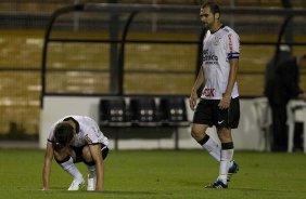 Alex e Danilo durante a partida entre Corinthians x Botafogo, realizada esta noite no estádio do Pacaembu, válida pela 29ª rodada do Campeonato Brasileiro de 2011