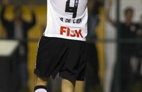 Leandro Castán durante a partida entre Corinthians x Botafogo, realizada esta noite no estádio do Pacaembu, válida pela 29ª rodada do Campeonato Brasileiro de 2011