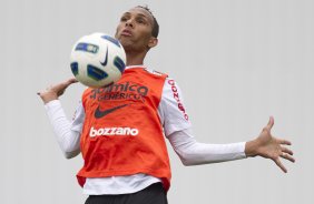 Liedson durante o treino desta manh no CT Joaquim Grava, no Parque Ecolgico do Tiete, o prximo jogo ser contra o Cruzeiro, amanh, domingo, dia 16/10, na Serejo, vlida pela 30 rodada do Brasileiro 2011