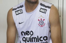 Leandro Castán nos vestiários antes da partida entre Cruzeiro x Corinthians, realizada esta tarde no estádio da Arena do Jacaré, em Sete Lagoas/MG, válida pela 30ª rodada do Campeonato Brasileiro de 2011