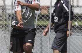 Adriano com o prepador fsico Fabio Mahseredjian durante o treino na academia esta manh no CT Joaquim Grava, no Parque Ecolgico do Tiete, o prximo jogo ser contra o Internacional/RS, domingo, dia 23/10, no estdio Beira-Rio, vlida pela 31 rodada do Brasileiro 2011