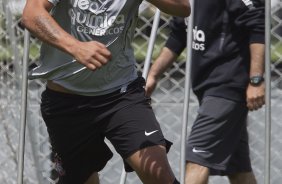 Adriano com o prepador fsico Fabio Mahseredjian durante o treino na academia esta manh no CT Joaquim Grava, no Parque Ecolgico do Tiete, o prximo jogo ser contra o Internacional/RS, domingo, dia 23/10, no estdio Beira-Rio, vlida pela 31 rodada do Brasileiro 2011