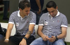 Fabio Santos e Chicão nos vestiários antes da partida entre Internacional/RS x Corinthians, realizada esta tarde no estádio Beira Rio, em Porto Alegre/RS, válida pela 31ª rodada do Campeonato Brasileiro de 2011
