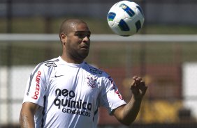 Adriano durante o treino desta manh no CT Joaquim Grava, no Parque Ecolgico do Tiete, o prximo jogo ser contra o Ava, domingo, dia 30/10, no Pacaembu, vlida pela 32 rodada do Brasileiro 2011