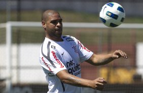 Adriano durante o treino desta manh no CT Joaquim Grava, no Parque Ecolgico do Tiete, o prximo jogo ser contra o Ava, domingo, dia 30/10, no Pacaembu, vlida pela 32 rodada do Brasileiro 2011