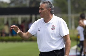 Tite durante o jogo treino contra o So Bernardo esta manh no CT Joaquim Grava, no Parque Ecolgico do Tiete, o prximo jogo ser contra o Ava, domingo, dia 30/10, no Pacaembu, vlida pela 32 rodada do Brasileiro 2011