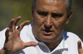 Tite durante o treino desta manh no CT Joaquim Grava, no Parque Ecolgico do Tiete, o prximo jogo ser contra o Ava, domingo, dia 30/10, no Pacaembu, vlida pela 32 rodada do Brasileiro 2011