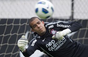 Danilo Fernandes durante o treino desta manh no CT Joaquim Grava, no Parque Ecolgico do Tiete, o prximo jogo ser contra o Ava, domingo, dia 30/10, no Pacaembu, vlida pela 32 rodada do Brasileiro 2011