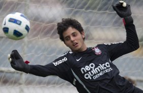 Matheus durante o treino desta manh no CT Joaquim Grava, no Parque Ecolgico do Tiete, o prximo jogo ser contra o Ava, domingo, dia 30/10, no Pacaembu, vlida pela 32 rodada do Brasileiro 2011