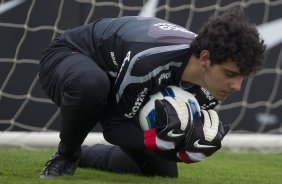 Matheus durante o treino desta manh no CT Joaquim Grava, no Parque Ecolgico do Tiete, o prximo jogo ser contra o Ava, domingo, dia 30/10, no Pacaembu, vlida pela 32 rodada do Brasileiro 2011