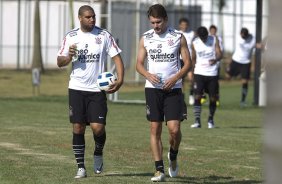 Adriano e Paulo Andr durante o treino desta tarde no CT Joaquim Grava, no Parque Ecolgico do Tiete, o prximo jogo ser contra o Ava, domingo, dia 30/10, no Pacaembu, vlida pela 32 rodada do Brasileiro 2011