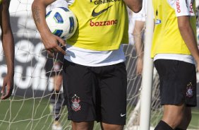 O atacante Adriano o treino desta tarde no CT Joaquim Grava, no Parque Ecolgico do Tiete, o prximo jogo ser contra o Ava, domingo, dia 30/10, no Pacaembu, vlida pela 32 rodada do Brasileiro 2011